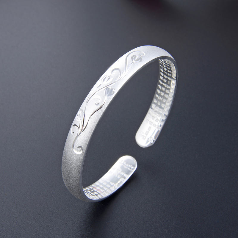 Solid silver bangle bracelet